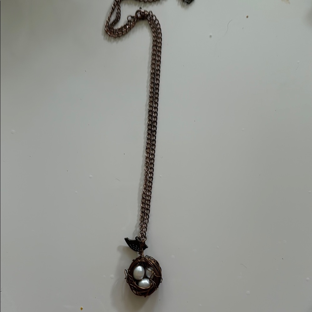 Elegant Pearl Nest Necklace